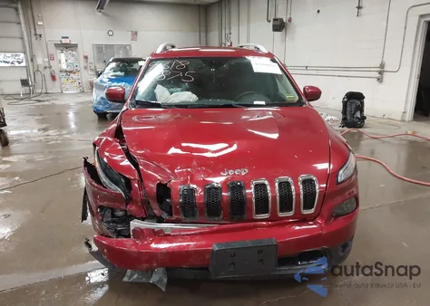 2017 Jeep Cherokee Latitude z USA, uszkodzony, nr VIN 1C4PJMCS5HW501555